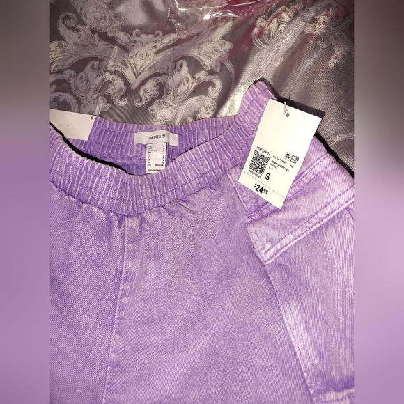 Forever 21 Purple Cargo Shorts with Rolled Hem - Picture 4 of 6
